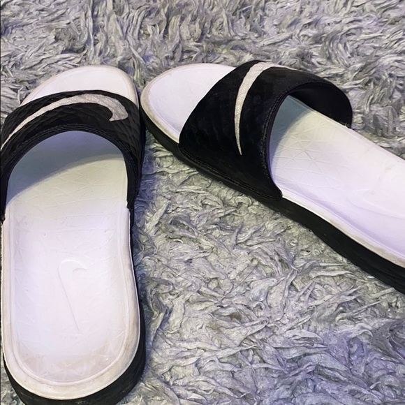 gently used nike slides - Picture 2 of 2